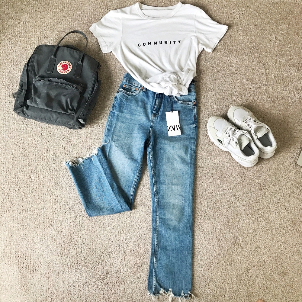 NWT ZARA High-rise Distressed Jeans with Stretch